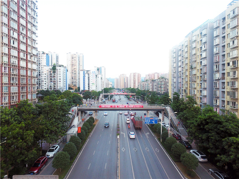 1533629789308914.jpg 三环路人行天桥.jpg